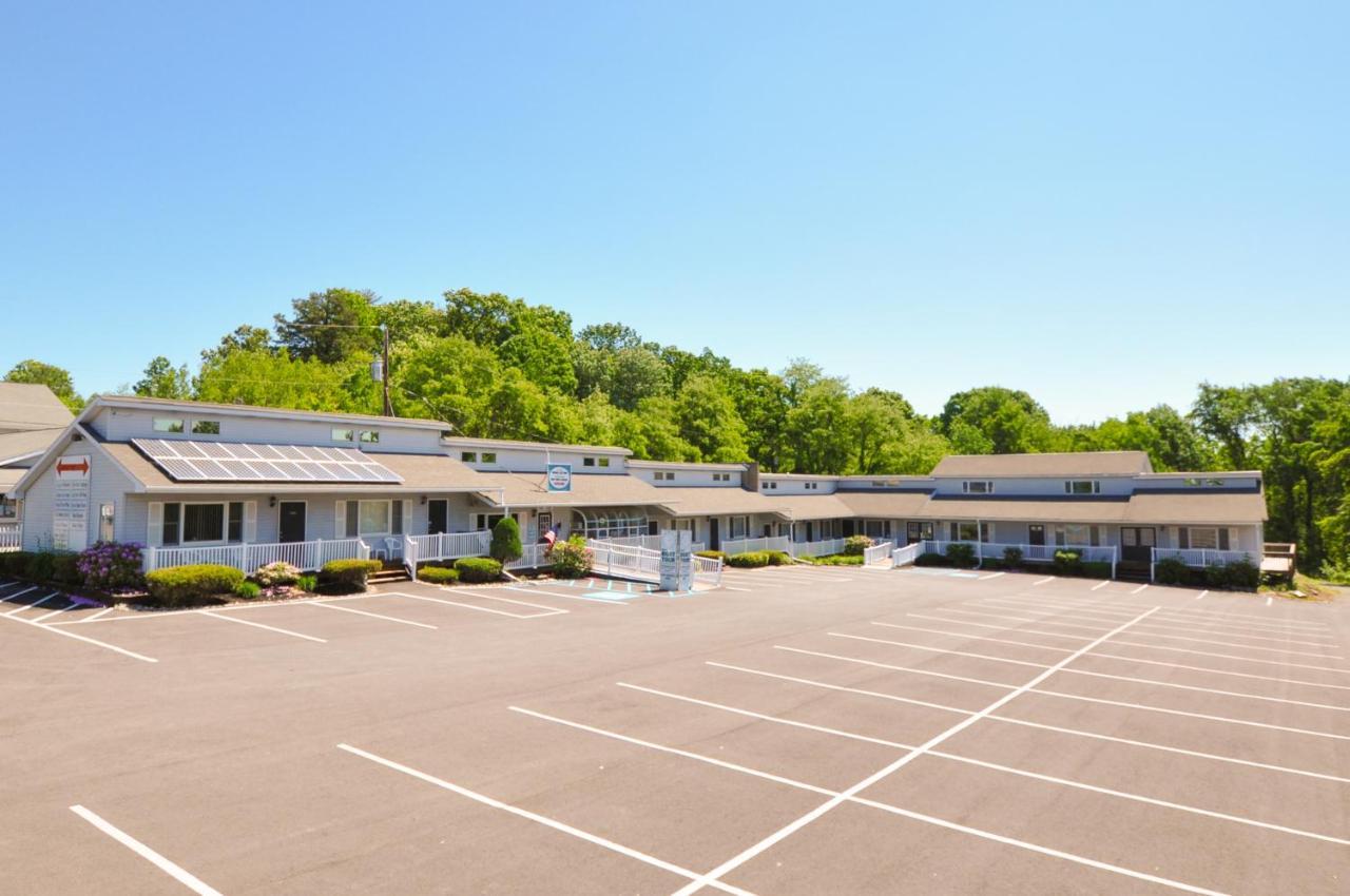 East Shore Lodging Hawley Экстерьер фото